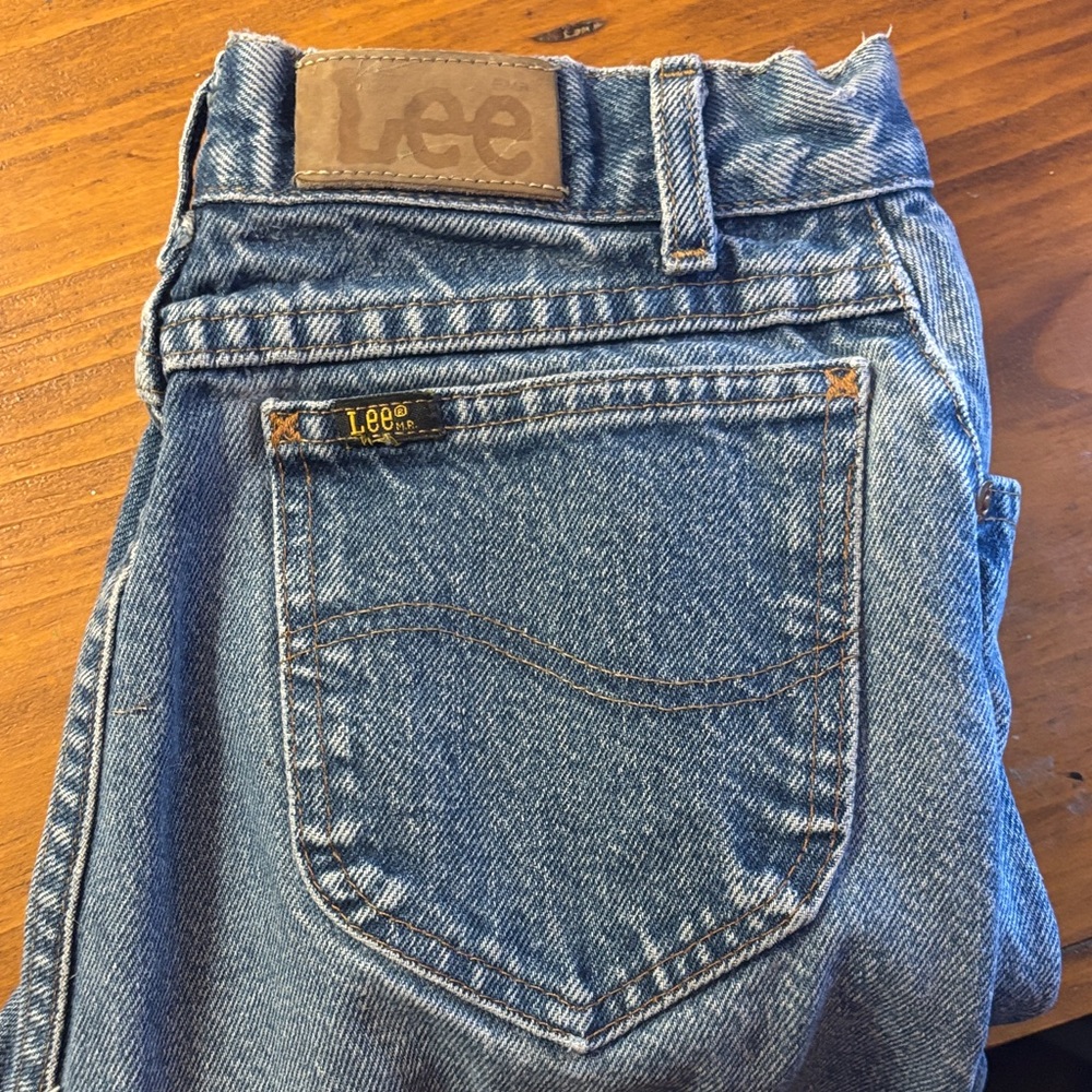 Vintage Women’s Lee Jeans

Heavyweight, good for outdoor work

VERY high waist